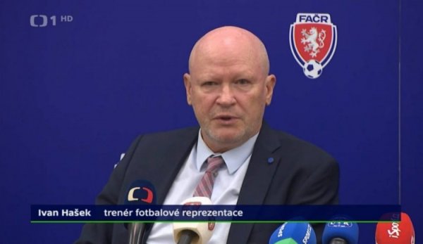 Lạc vào quần đảo Faroe! HLV Sé