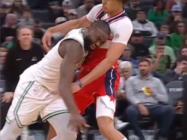 Howard: Brown, ngừng sử dụng b